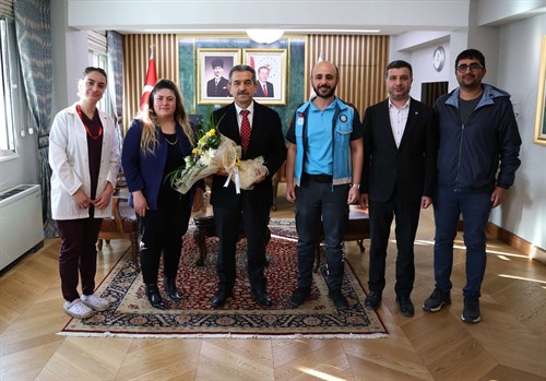 İl Sağlık Müdür Vekili Gökhan Binici ve Beraberindeki Heyet 14 Mart Tıp Bayramı Münasebetiyle Valimiz Birol Ekici'yi Ziyaret Etti