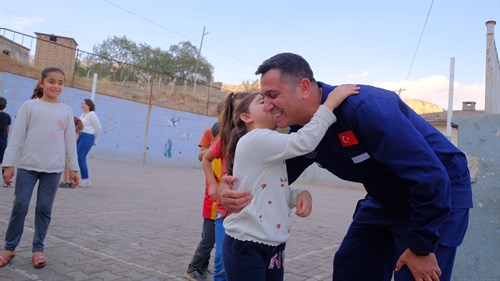 MSB ASKERİ FABRİKALAR GENEL MÜDÜRLÜĞÜ PERSONELLERİ, ŞIRNAK’TA BAKIM VE ONARIM ÇALIŞMALARI YAPIYOR